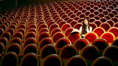 Oameni prag – nici înăuntru, nici afară