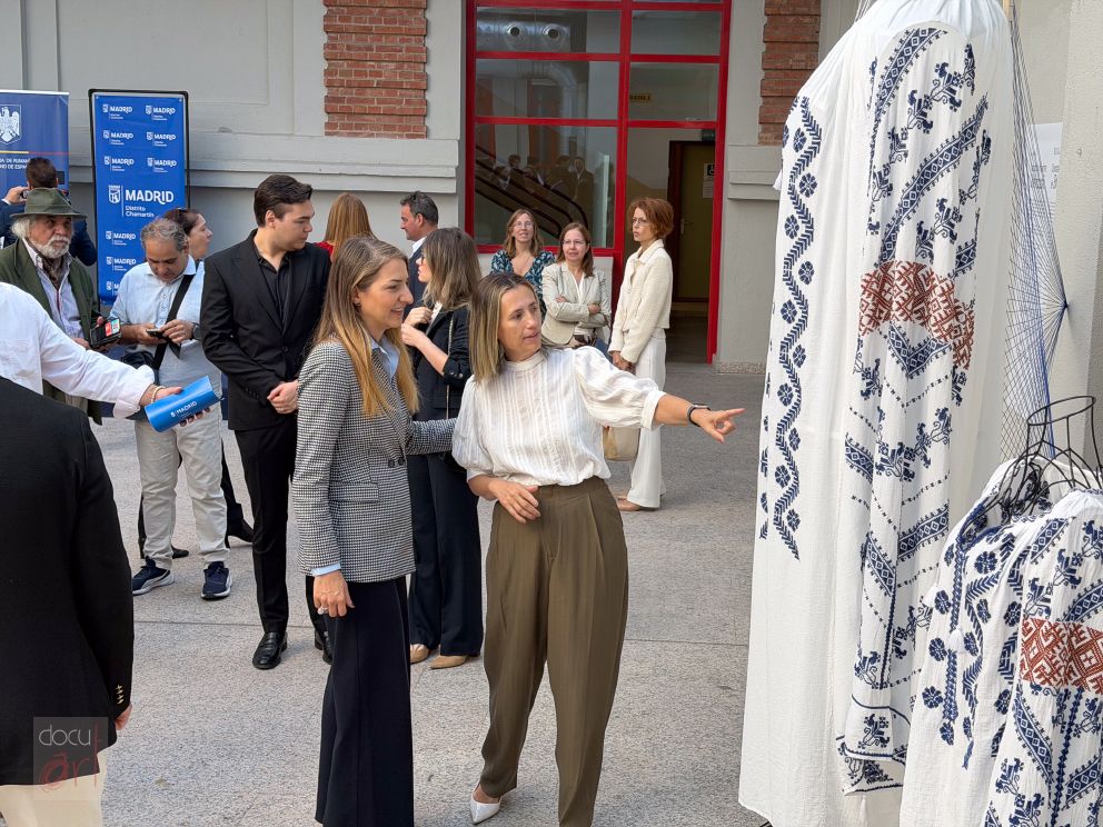 Raluca Mihăilă și Yolanda Estrada în expoziție